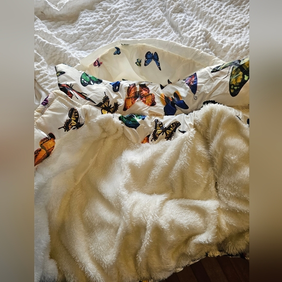 Dorami Toddler Adorable Butterfly Winter Jacket W Detatchable Hood & Bow On Back - Picture 8 of 8